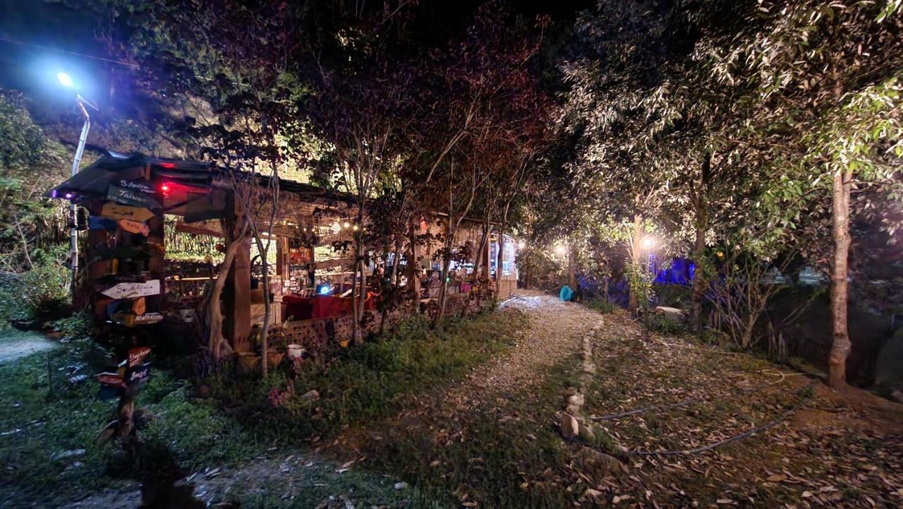 Hobo Huts By The Riverside Panuānaula Exterior photo